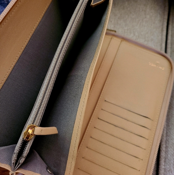 💝💥Authentic Chanel Caviar Agenda Large zip around wallet🎀❤️‍🔥 - Picture 5 of 16